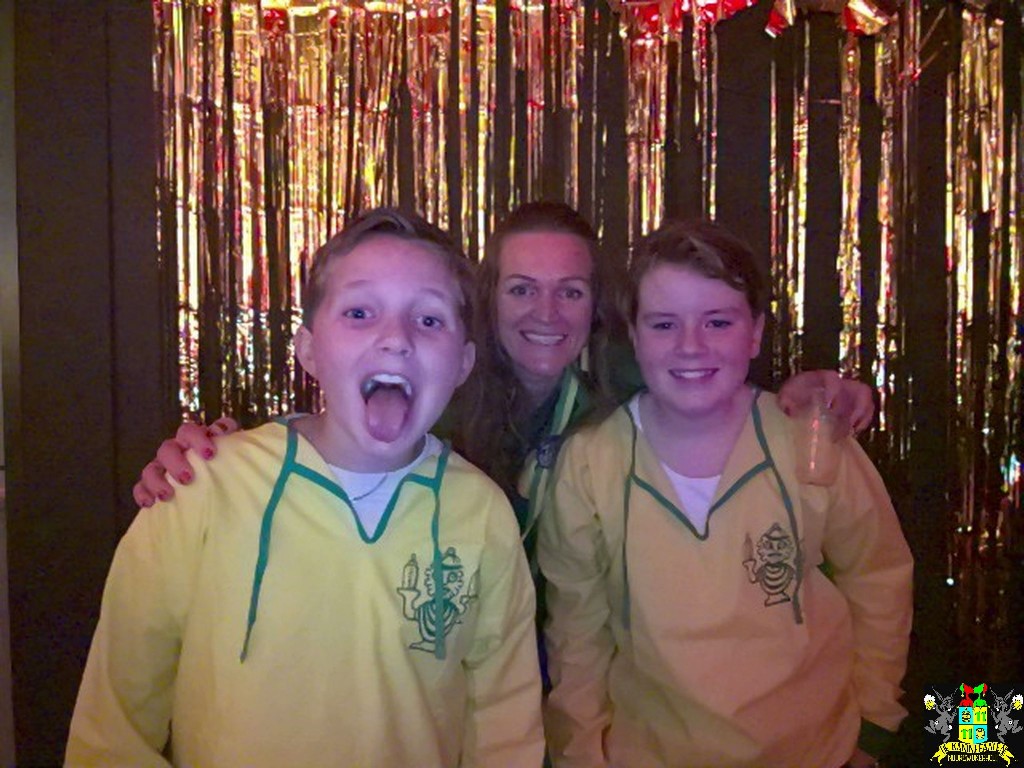 ../Images/Jeugd Opwarmbal Photobooth 030.jpg